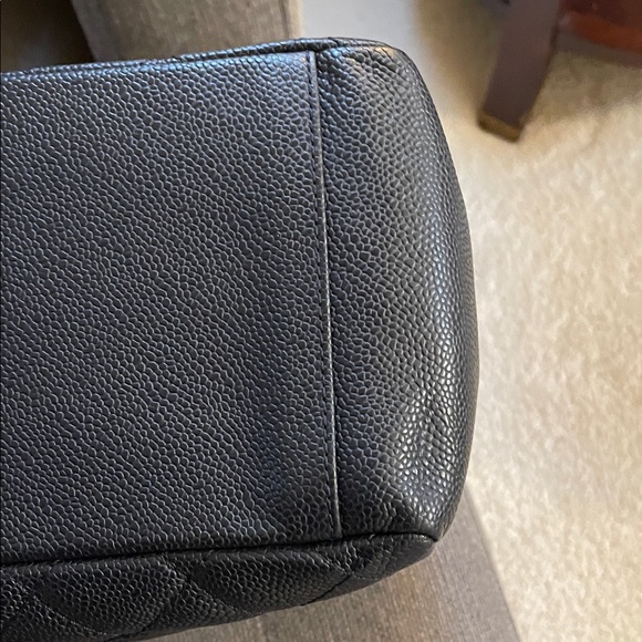 CHANEL Navy Quilted Leather Grand Shopping Tote with Interlocking CC - Picture 4 of 15